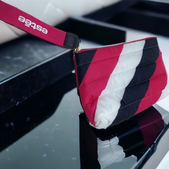 🍀New Estee Lauder Pink White Blue Quilted Cosmetic Bag with goodies - Picture 4 of 11